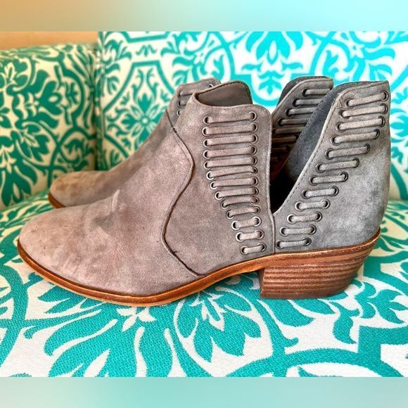 Vince Camuto Western Cutout Gray Booties Size 7.5 - Picture 1 of 8